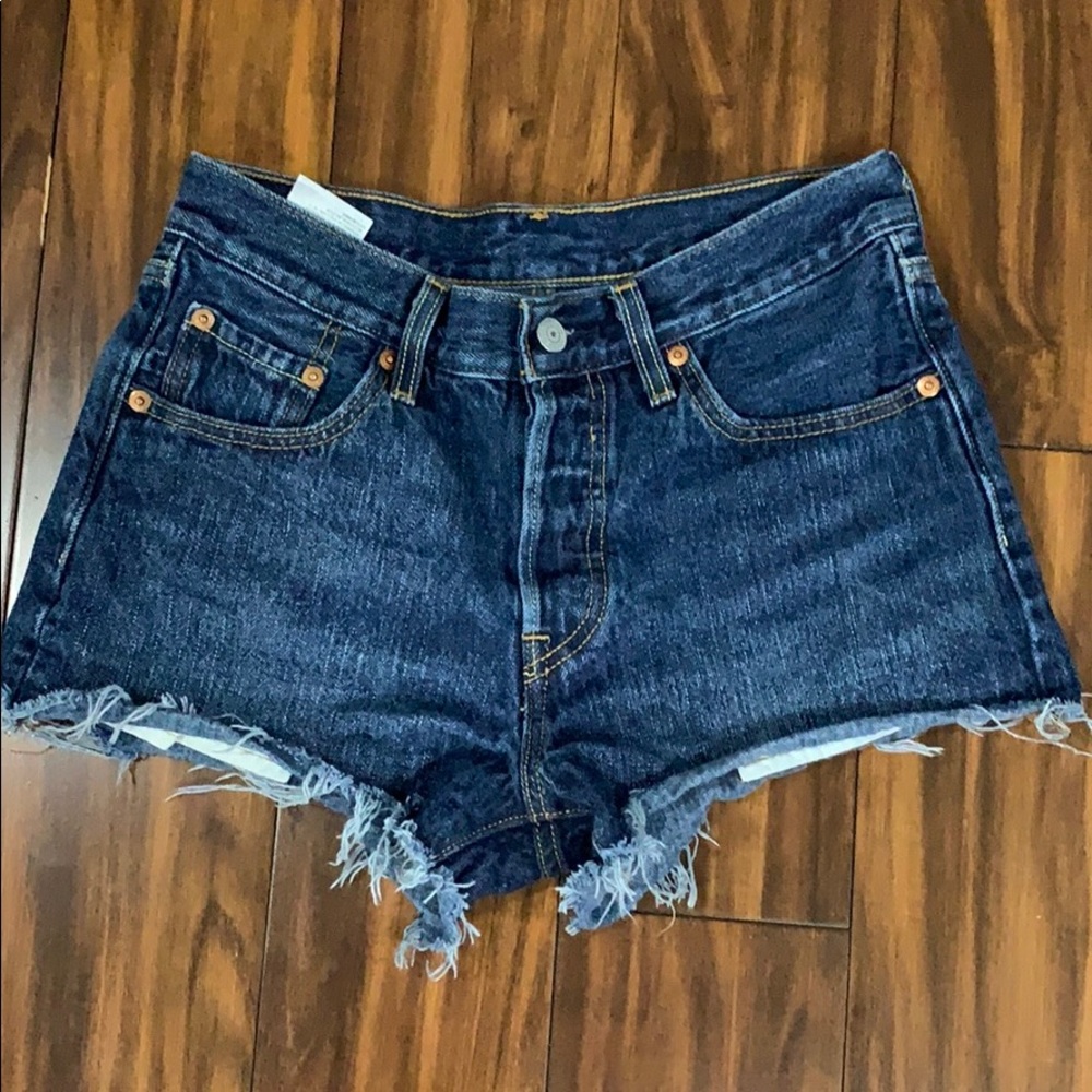 Like New Levi’s button fly shorts size 25